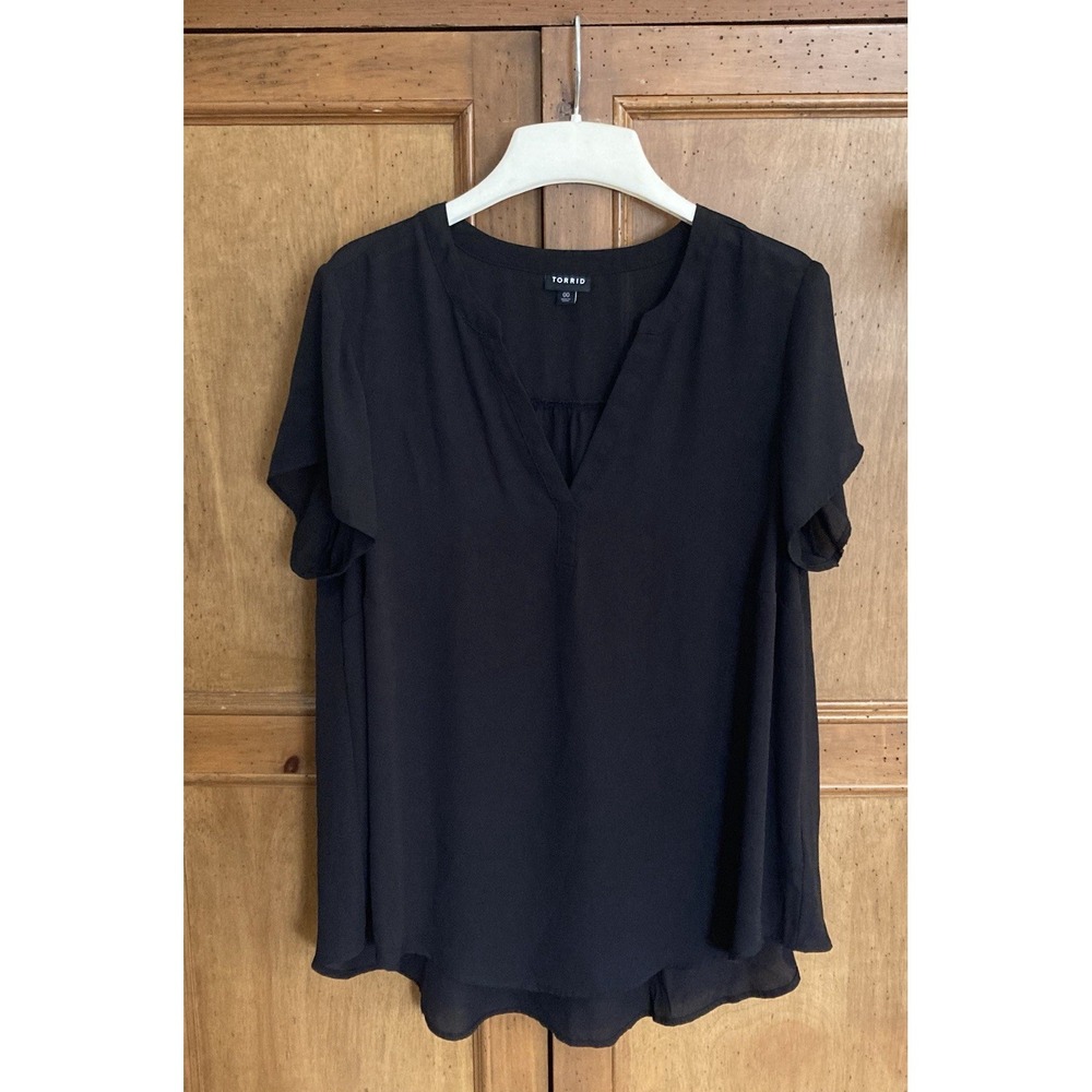 Torrid Black Georgette Semi Sheer Short Sleeve Blouse Top Size 00 - M/L